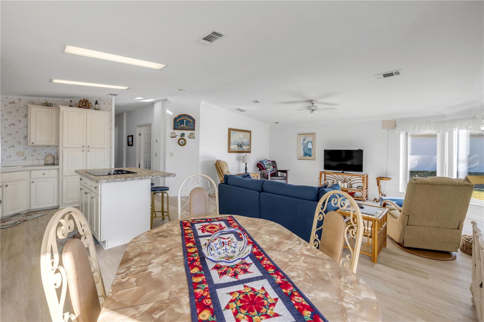 Image 22 of 71 For 290 Navajo Drive