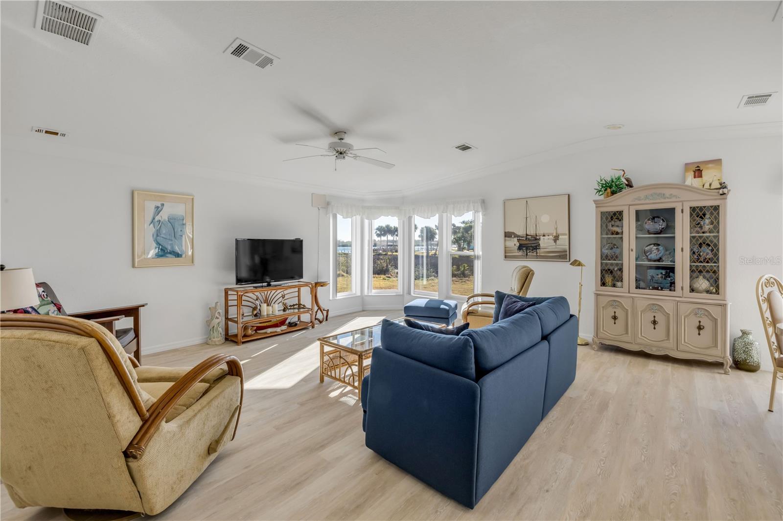 Image 23 of 71 For 290 Navajo Drive