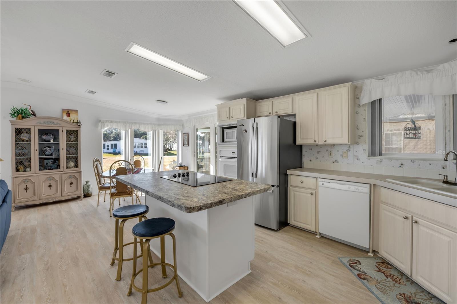 Image 3 of 71 For 290 Navajo Drive