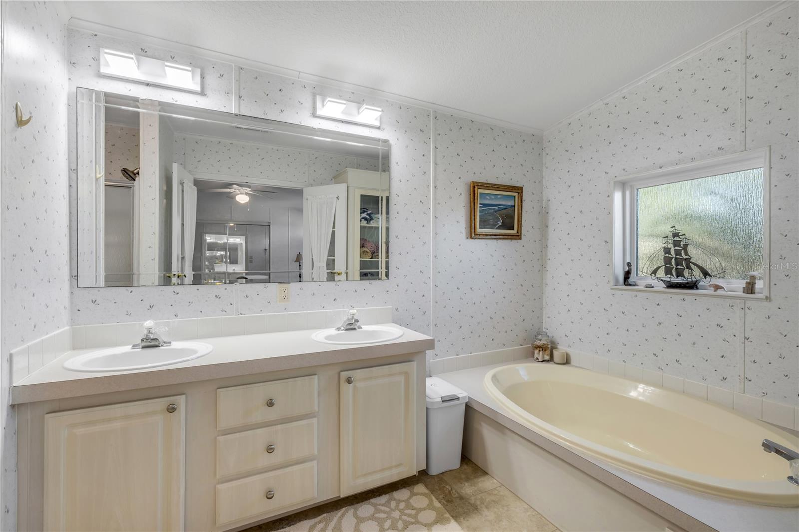 Image 30 of 71 For 290 Navajo Drive