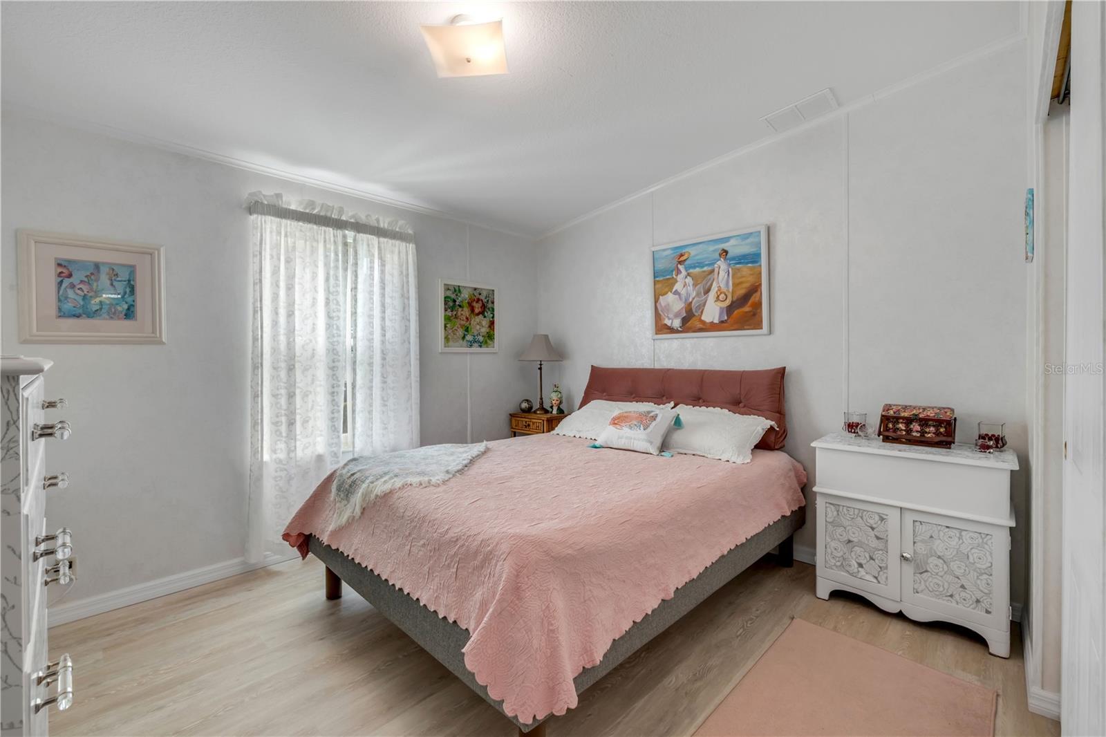 Image 40 of 71 For 290 Navajo Drive