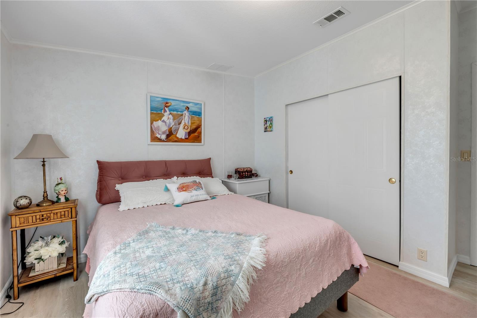 Image 41 of 71 For 290 Navajo Drive