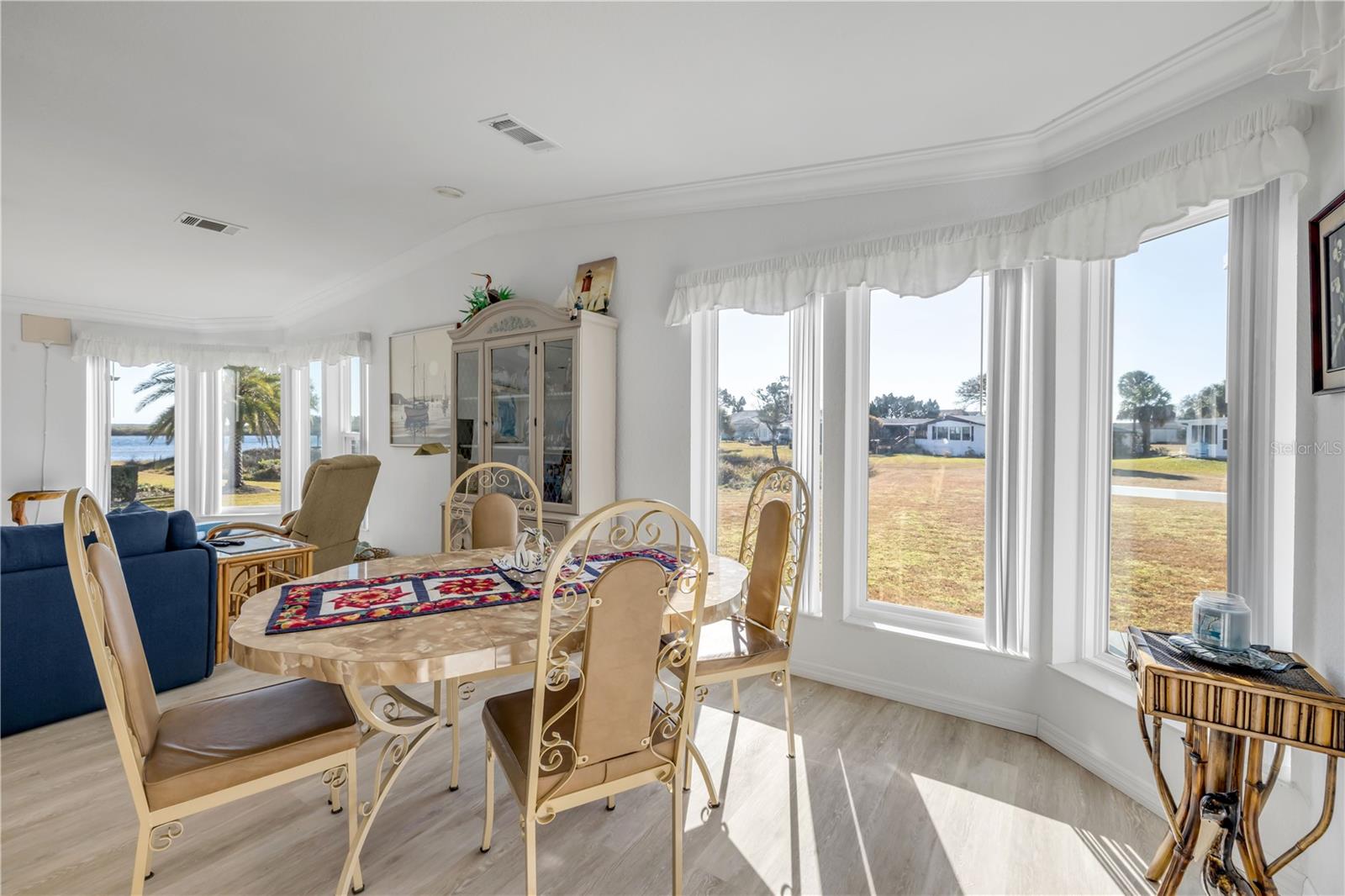 Image 5 of 71 For 290 Navajo Drive