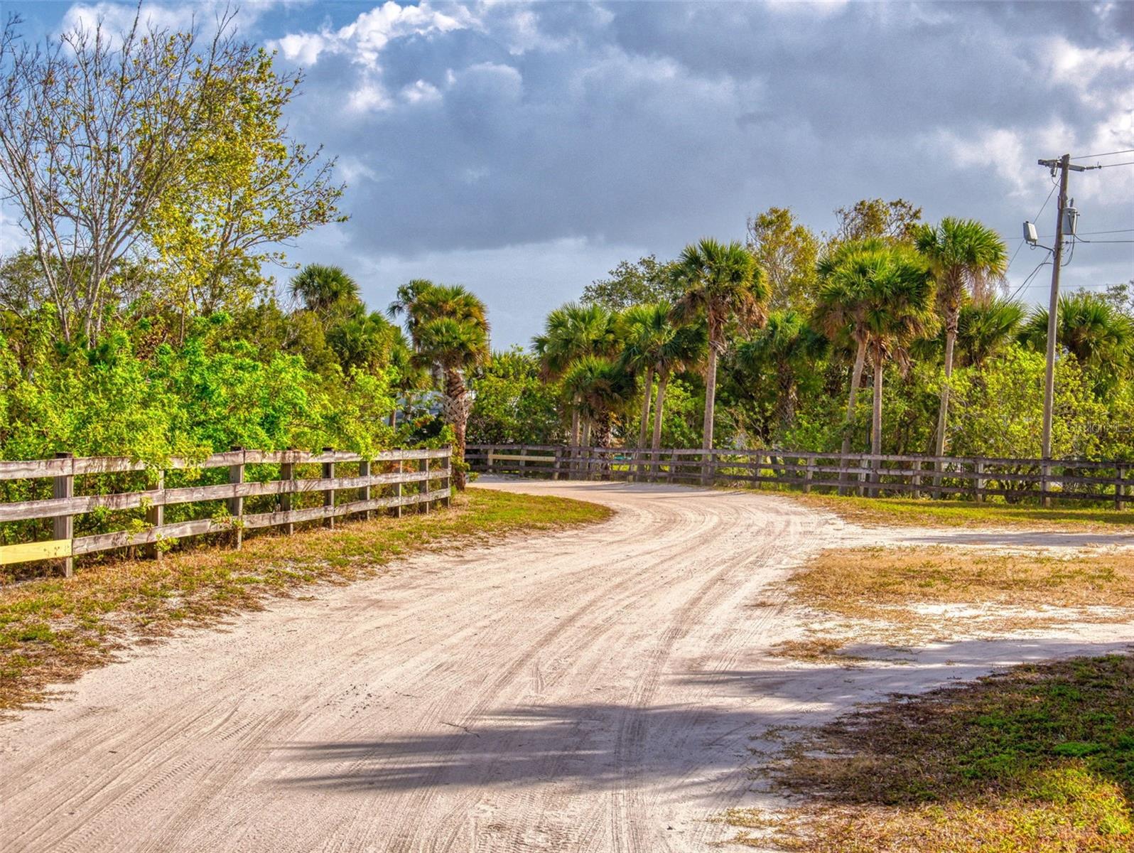 Image 53 of 71 For 290 Navajo Drive