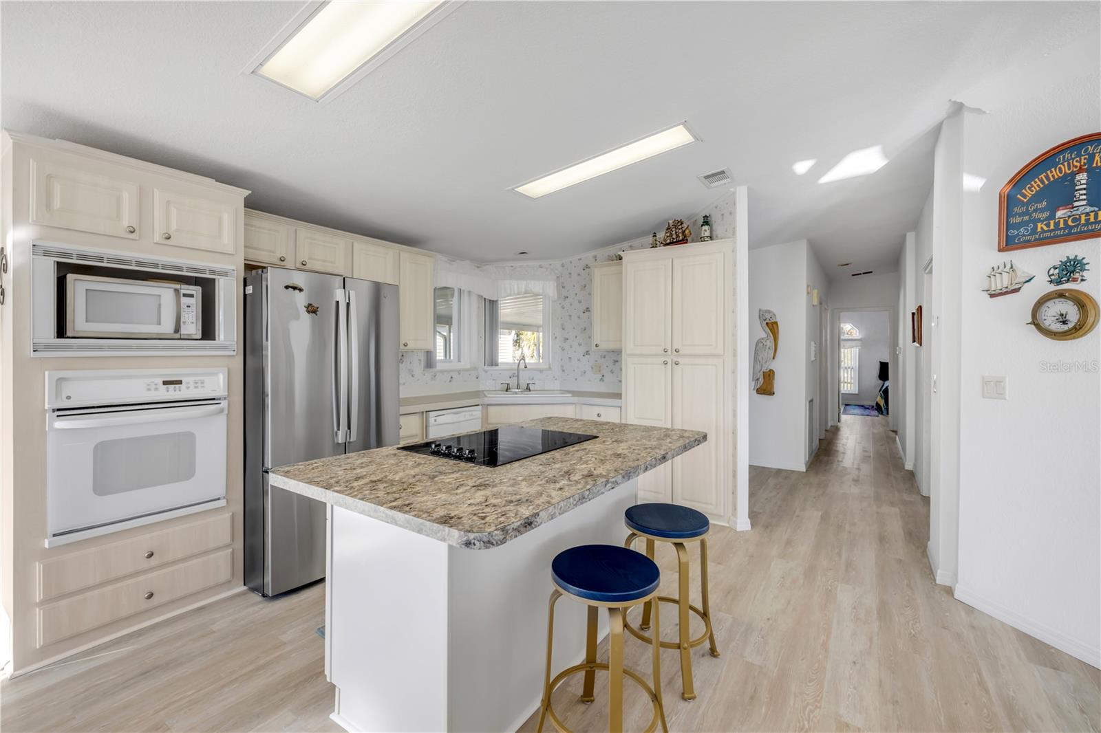 Image 6 of 71 For 290 Navajo Drive