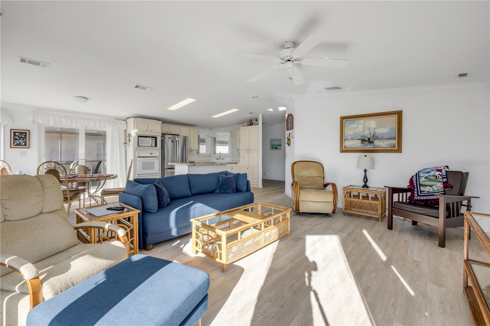 Image 8 of 71 For 290 Navajo Drive