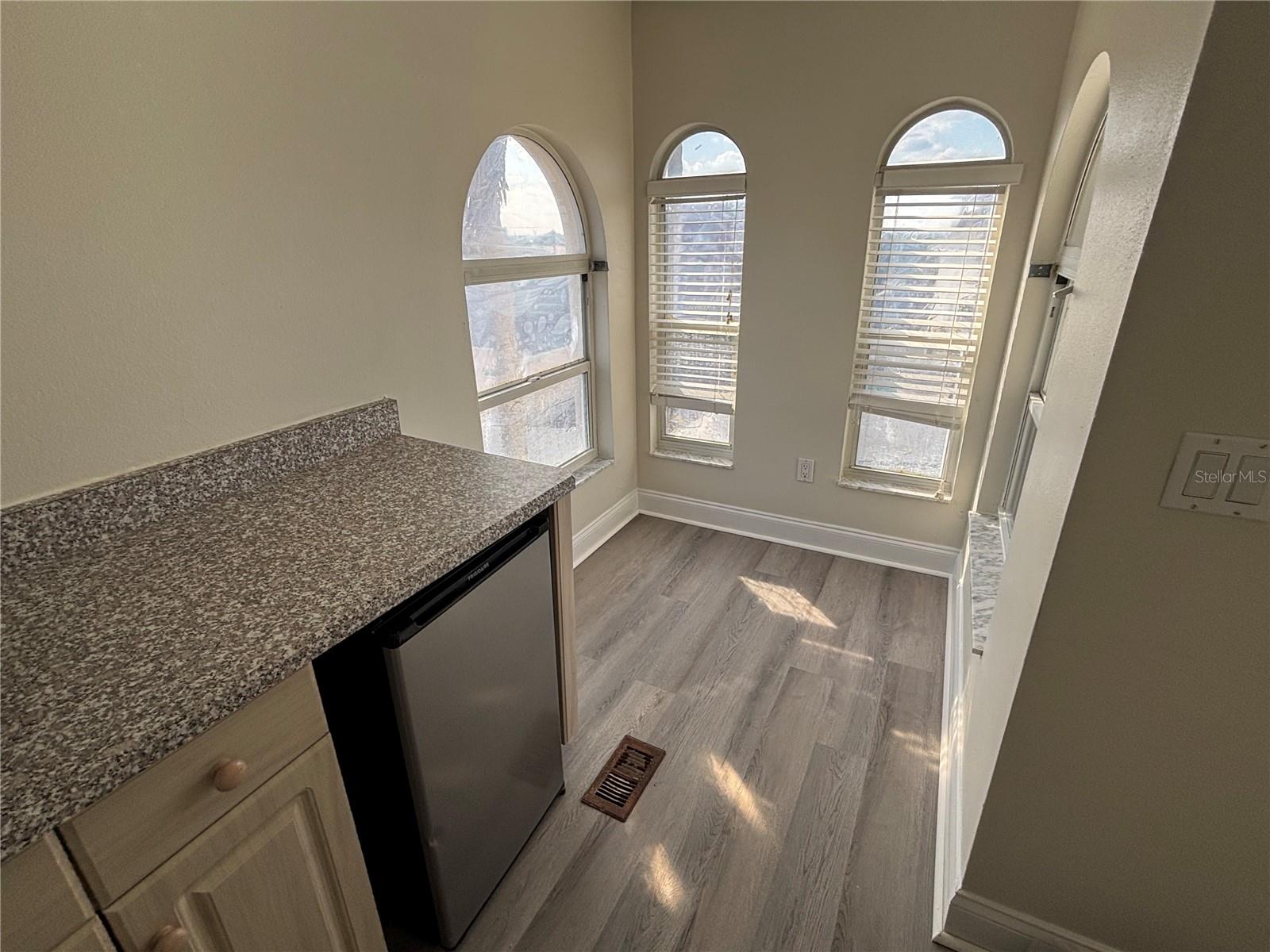 Image 31 of 39 For 3074 Ocean Shore Boulevard