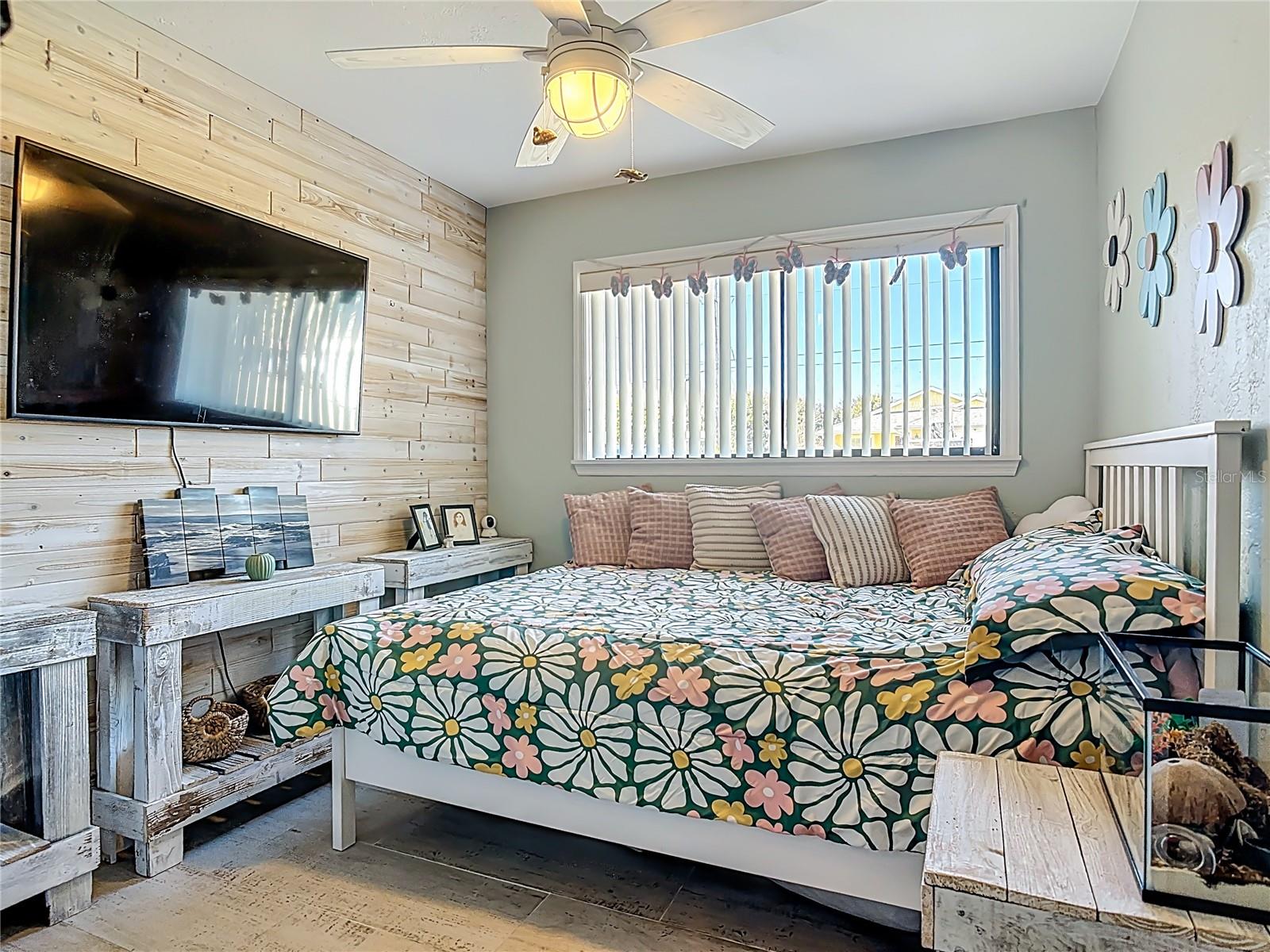 Image 21 of 43 For 829 9th Avenue