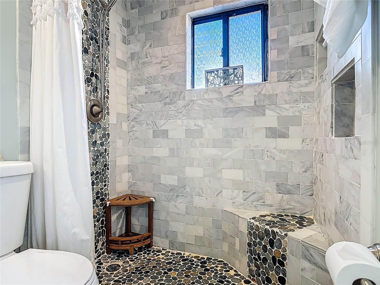 Image 24 of 43 For 829 9th Avenue