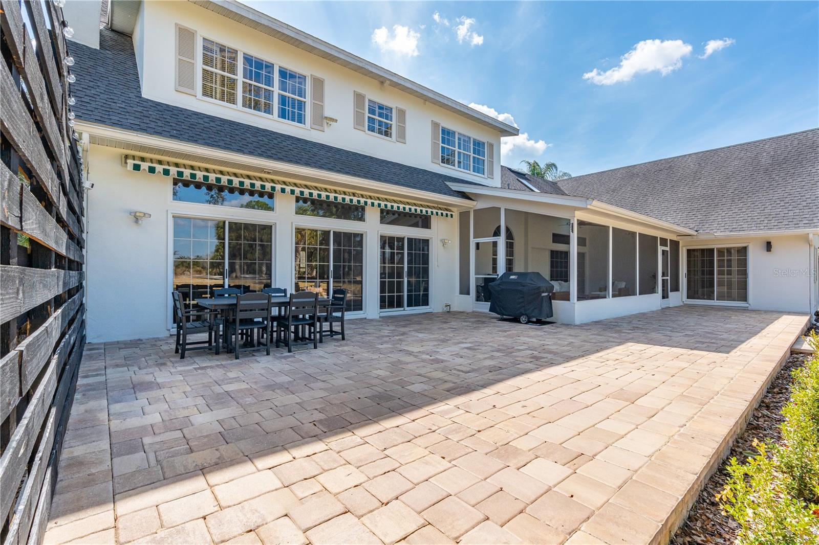 Image 11 of 66 For 180 Sweet Bay Avenue