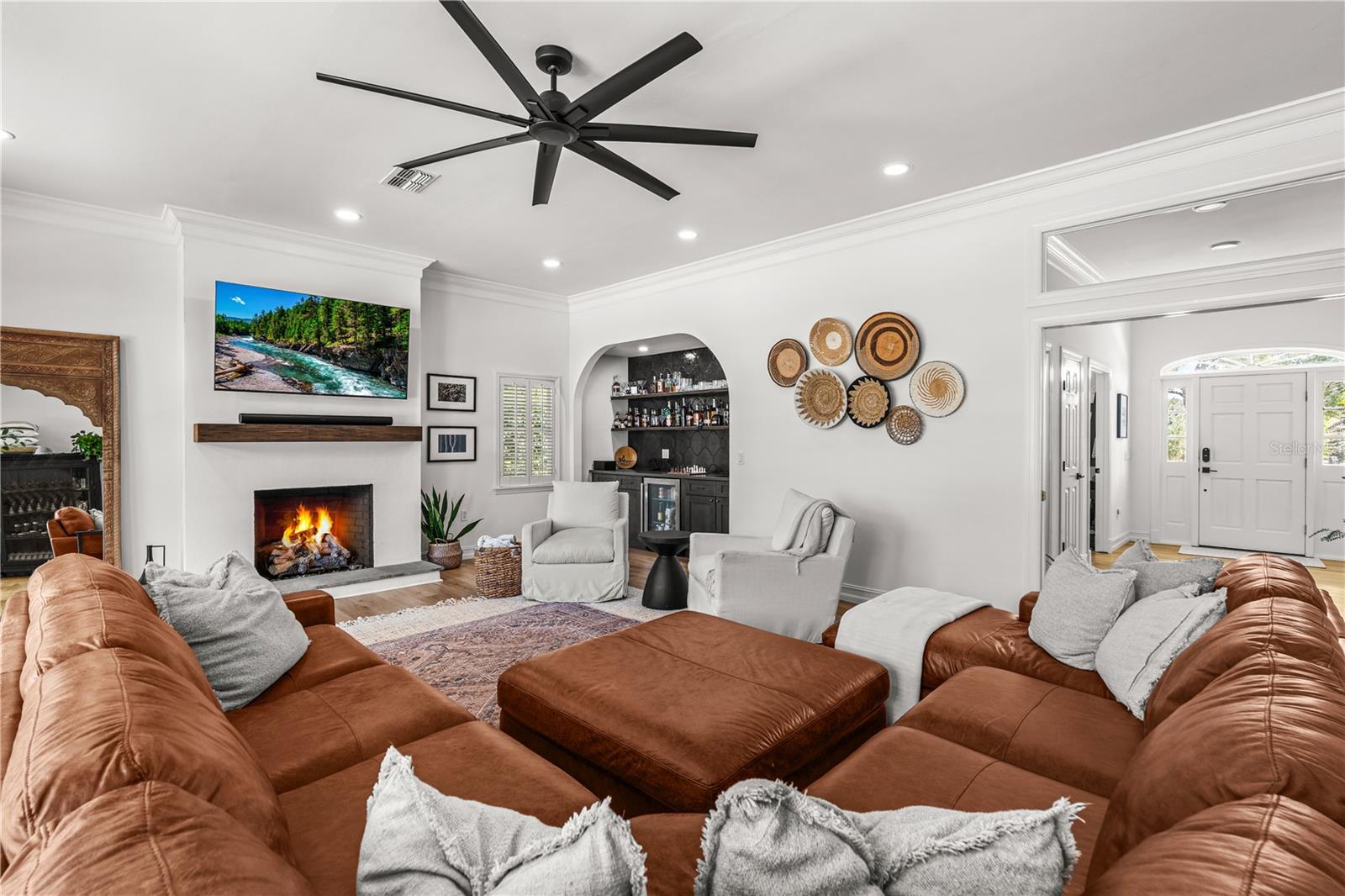 Image 16 of 66 For 180 Sweet Bay Avenue