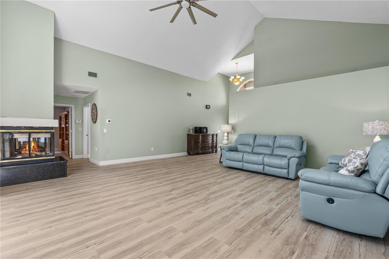 Image 17 of 59 For 732 Hunt Club Trail