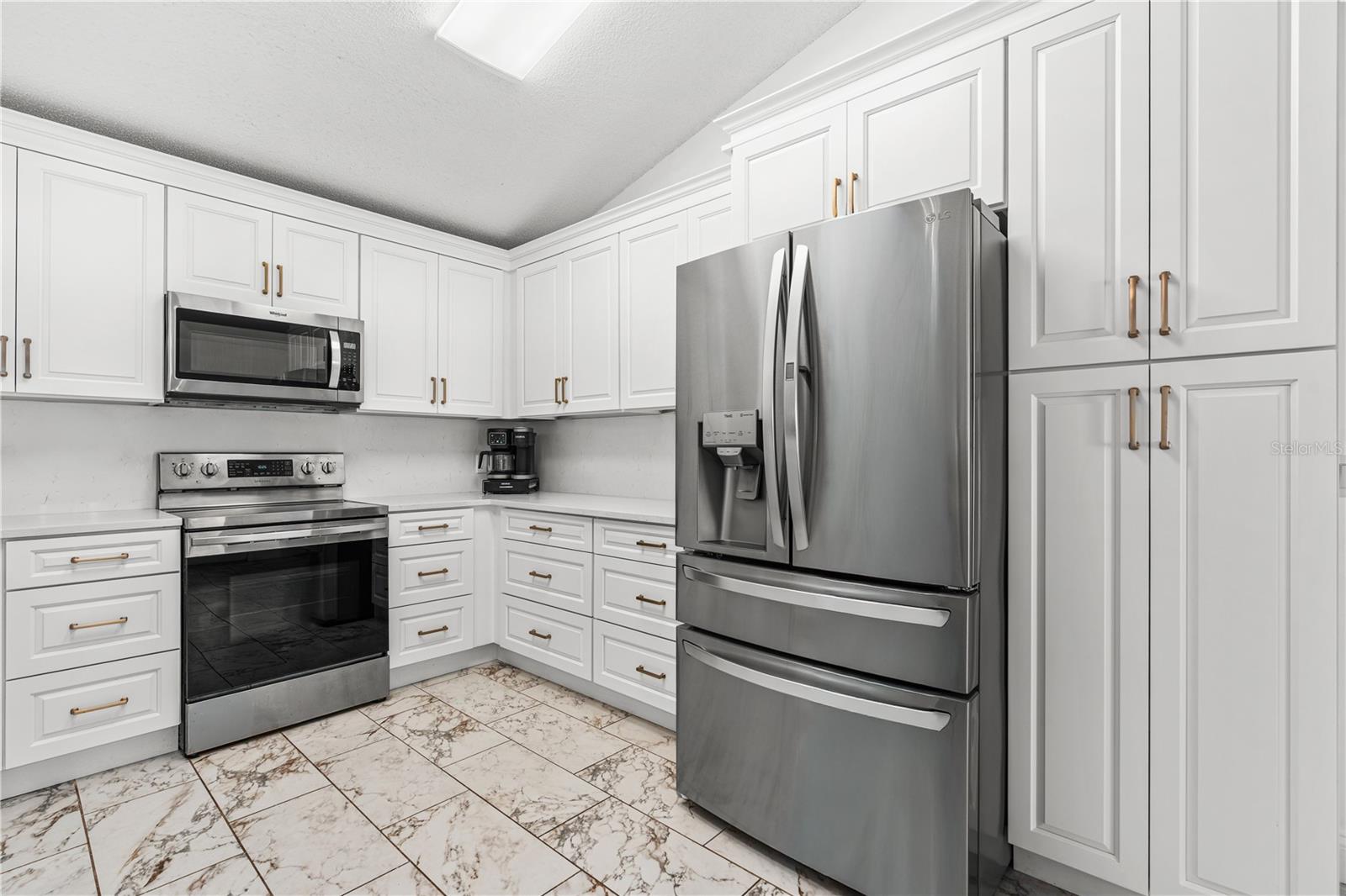 Image 24 of 59 For 732 Hunt Club Trail