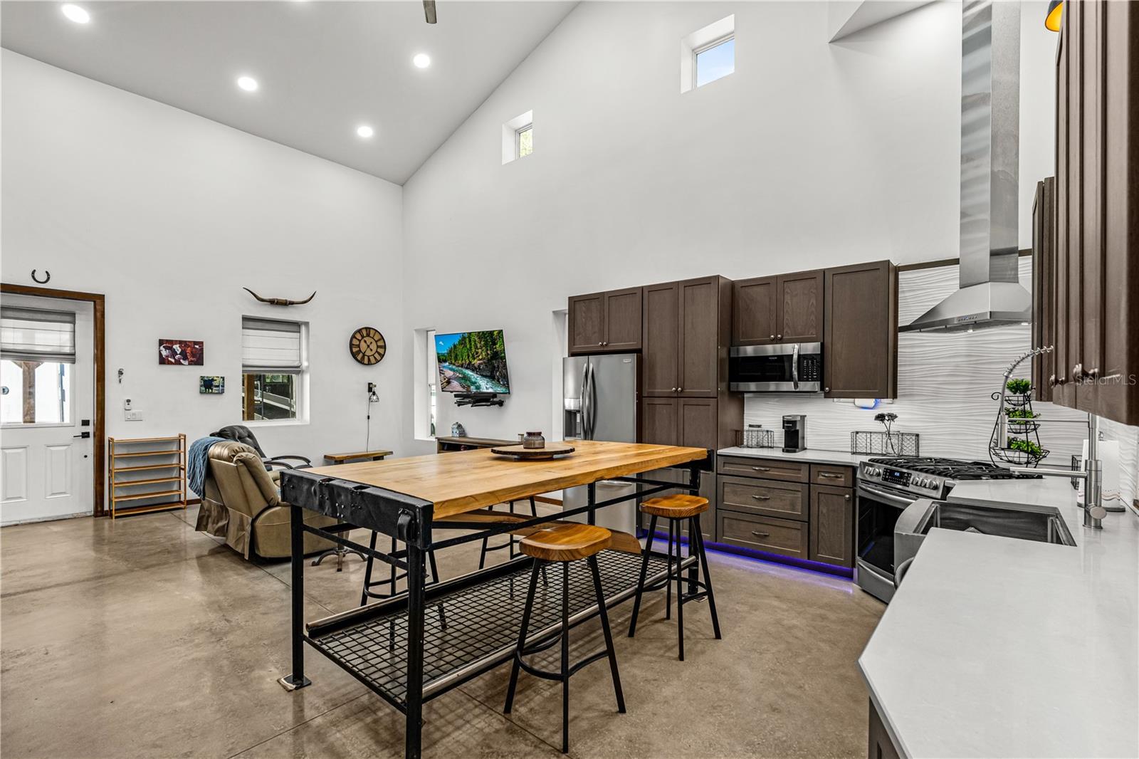 Image 17 of 51 For 3180 Volco Road