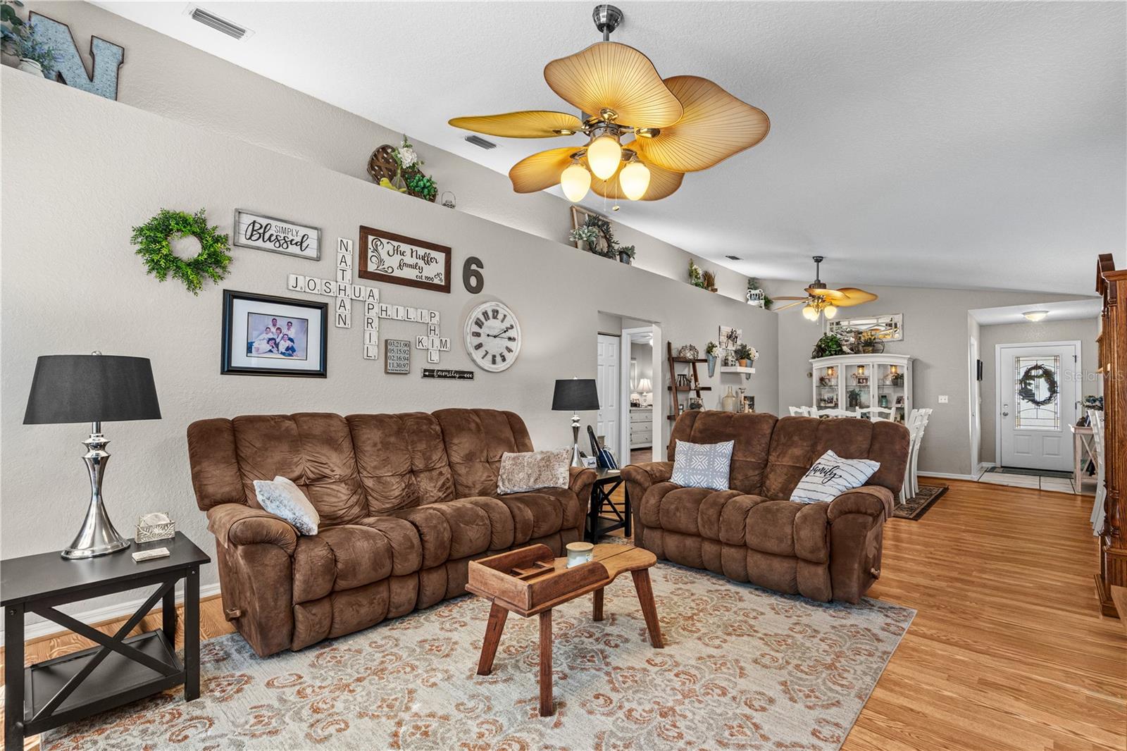 Image 14 of 38 For 1628 Victory Palm Drive