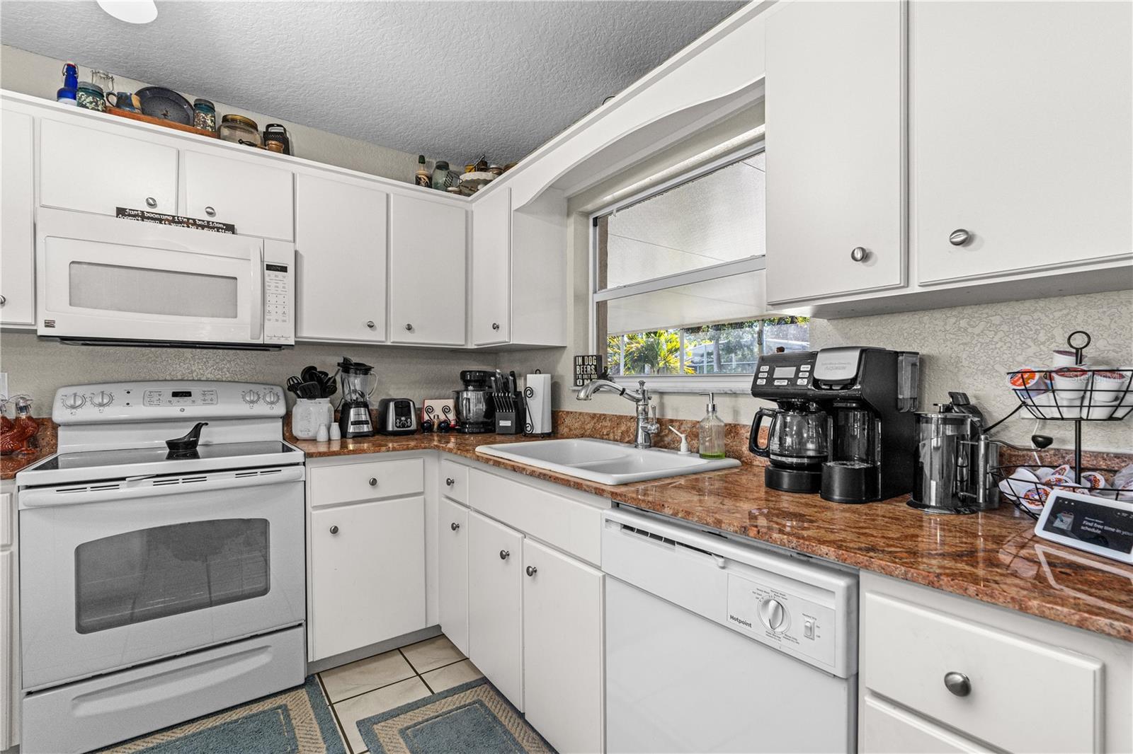 Image 18 of 38 For 1628 Victory Palm Drive