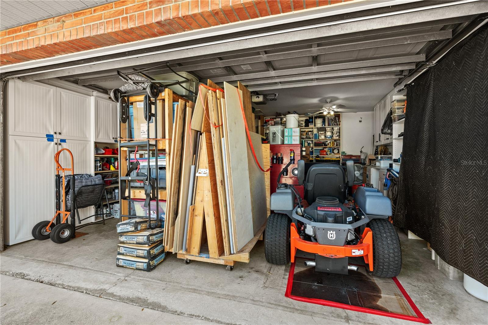 Image 33 of 38 For 1628 Victory Palm Drive