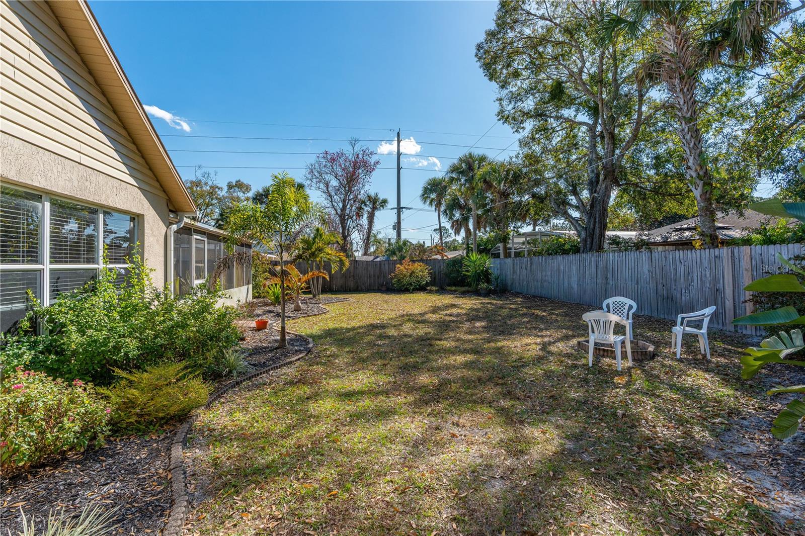 Image 6 of 38 For 1628 Victory Palm Drive