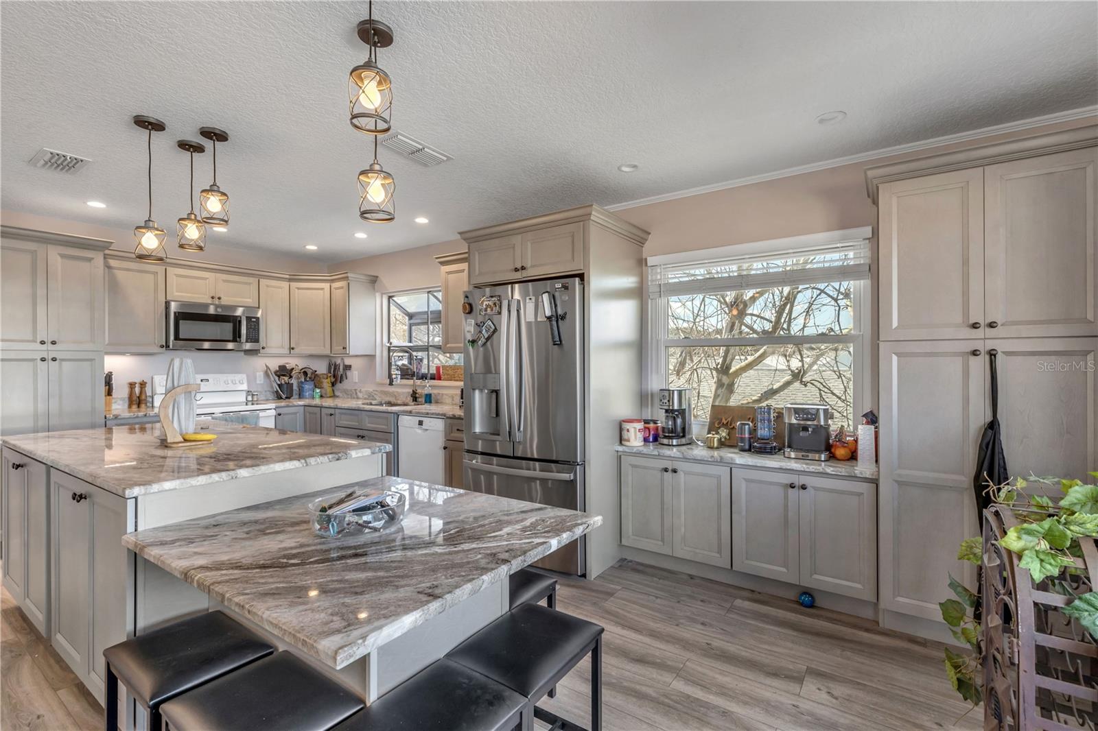 Image 17 of 42 For 831 21st Avenue