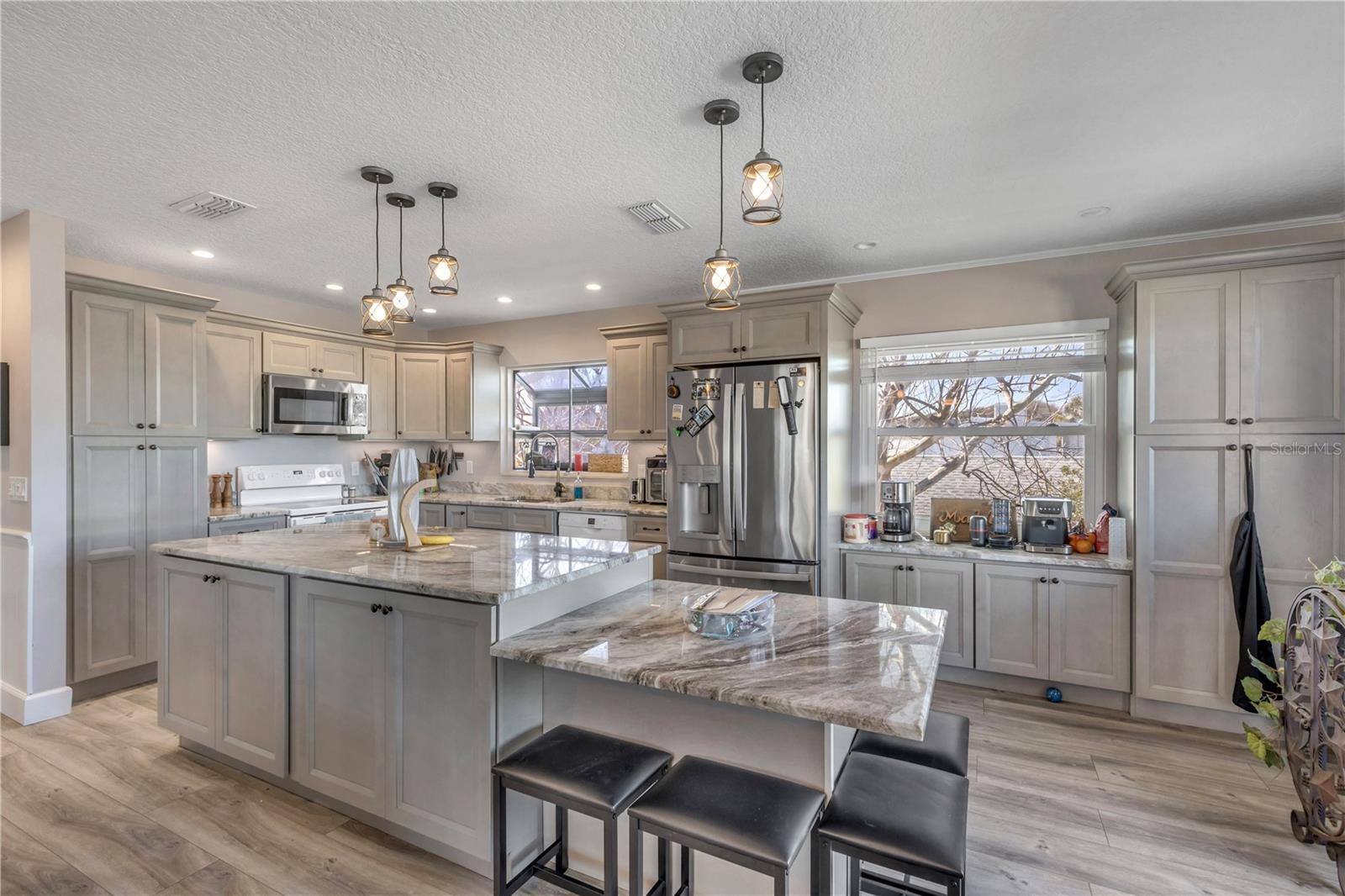 Image 18 of 42 For 831 21st Avenue