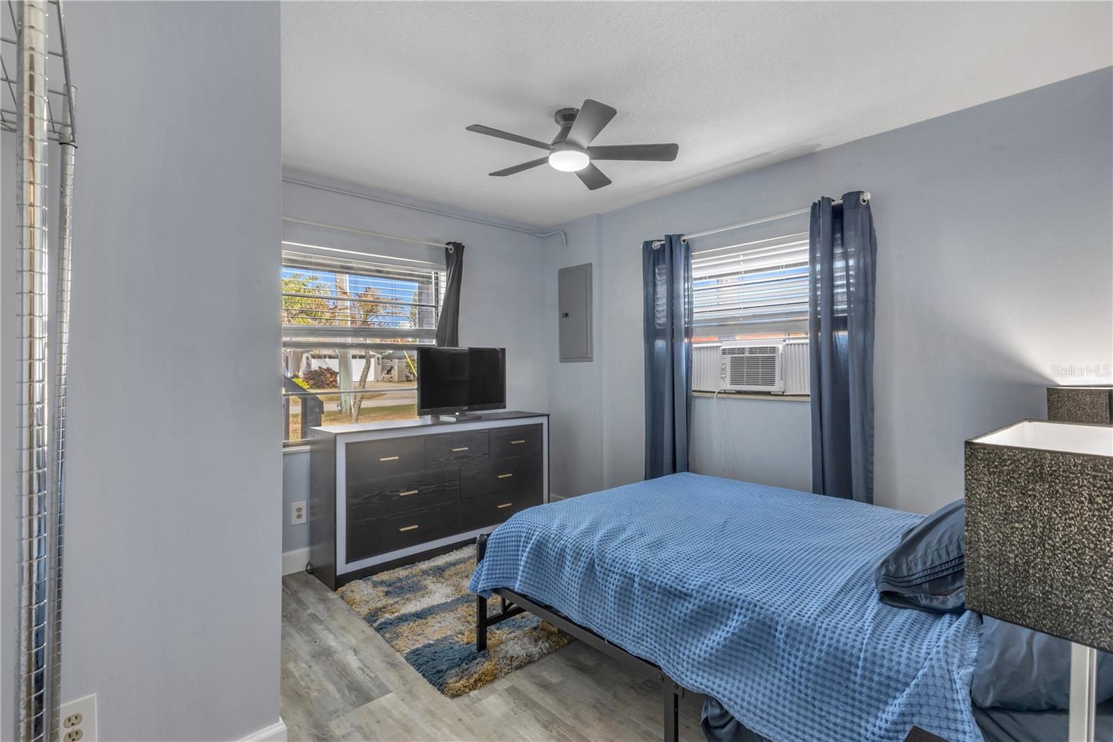 Image 25 of 42 For 831 21st Avenue