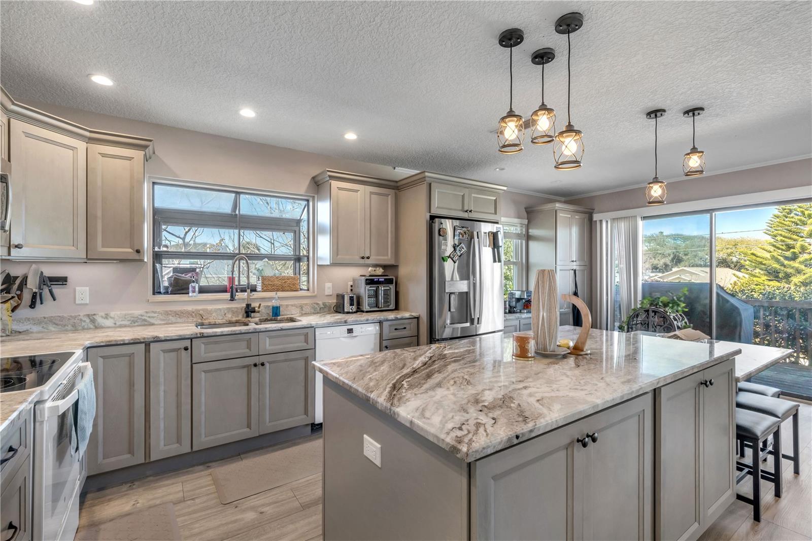 Image 3 of 42 For 831 21st Avenue