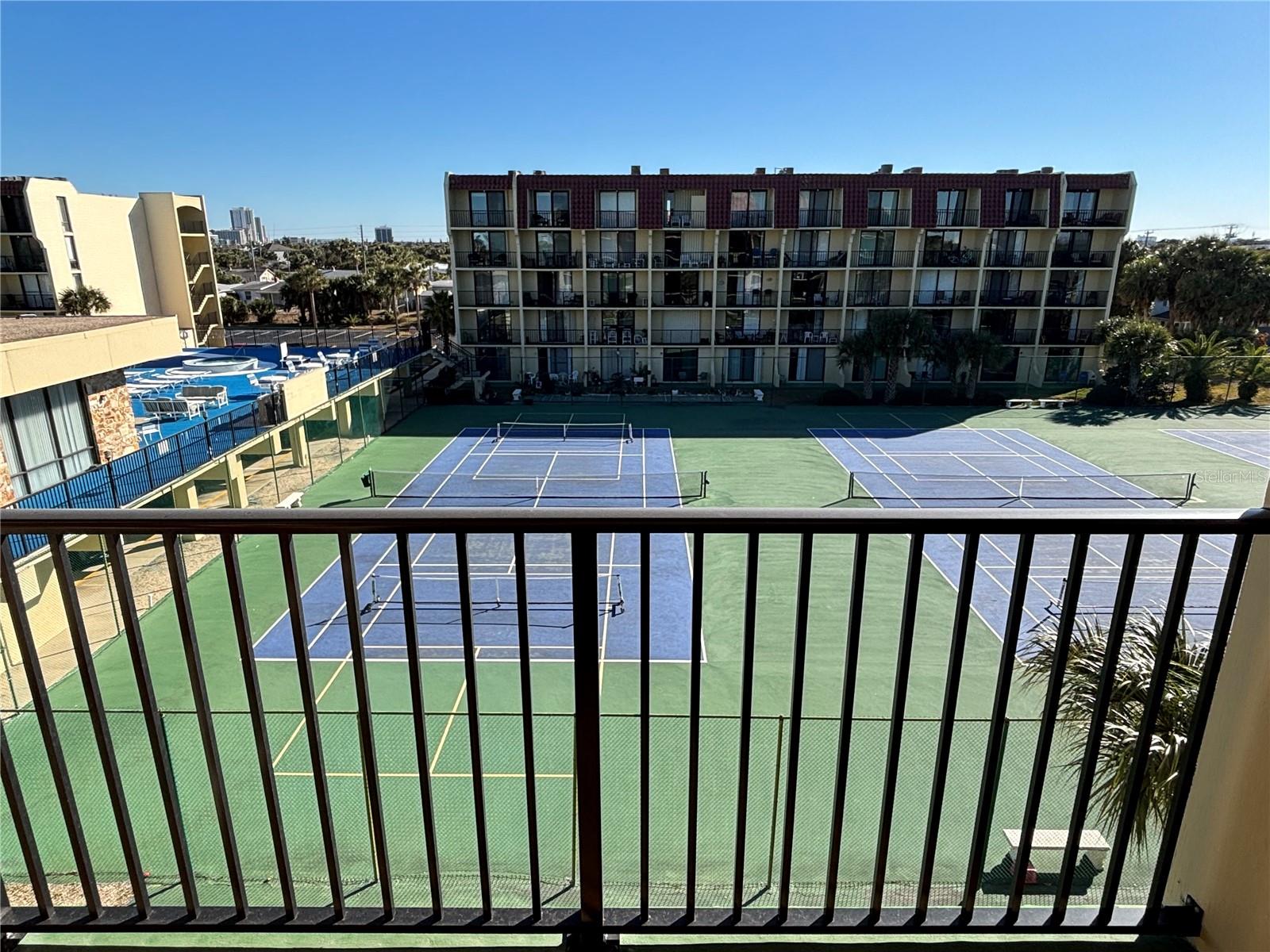 Image 11 of 35 For 1437 Atlantic Avenue 408