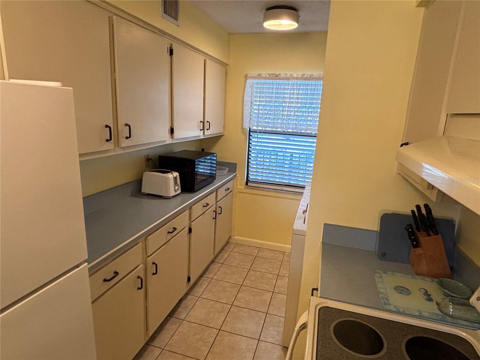 Image 8 of 35 For 1437 Atlantic Avenue 408