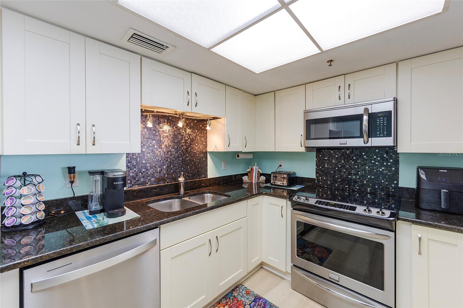 Image 31 of 39 For 2545 Atlantic Avenue 803