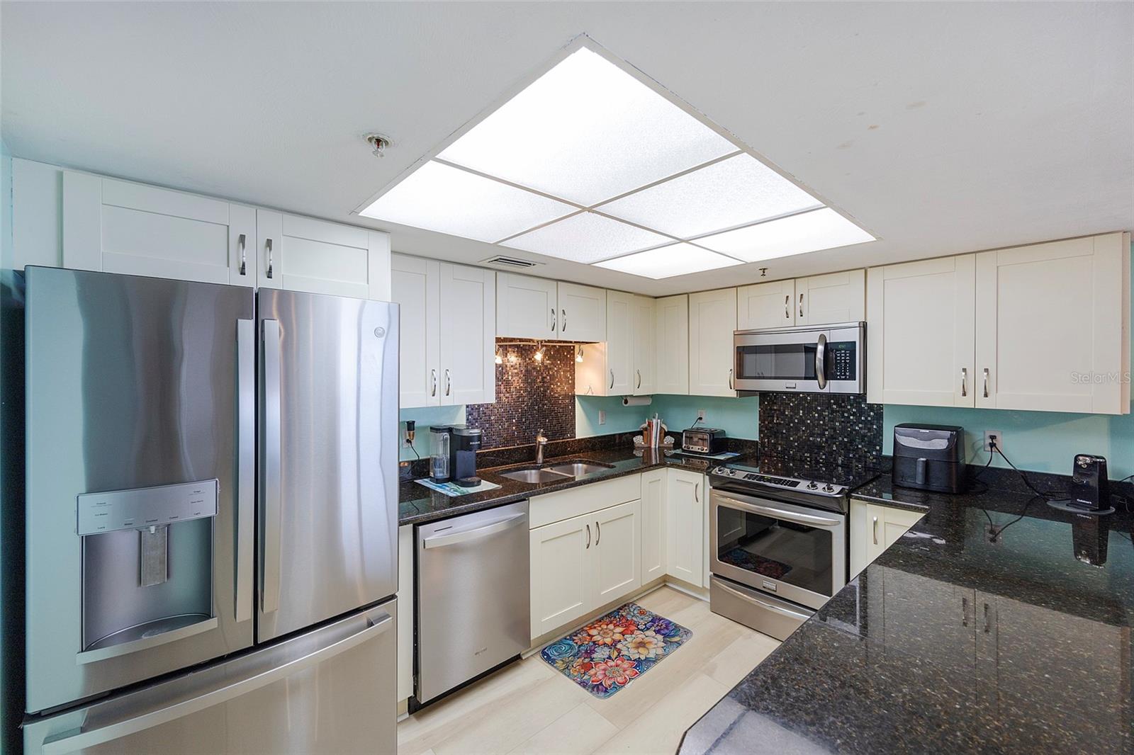 Image 32 of 39 For 2545 Atlantic Avenue 803