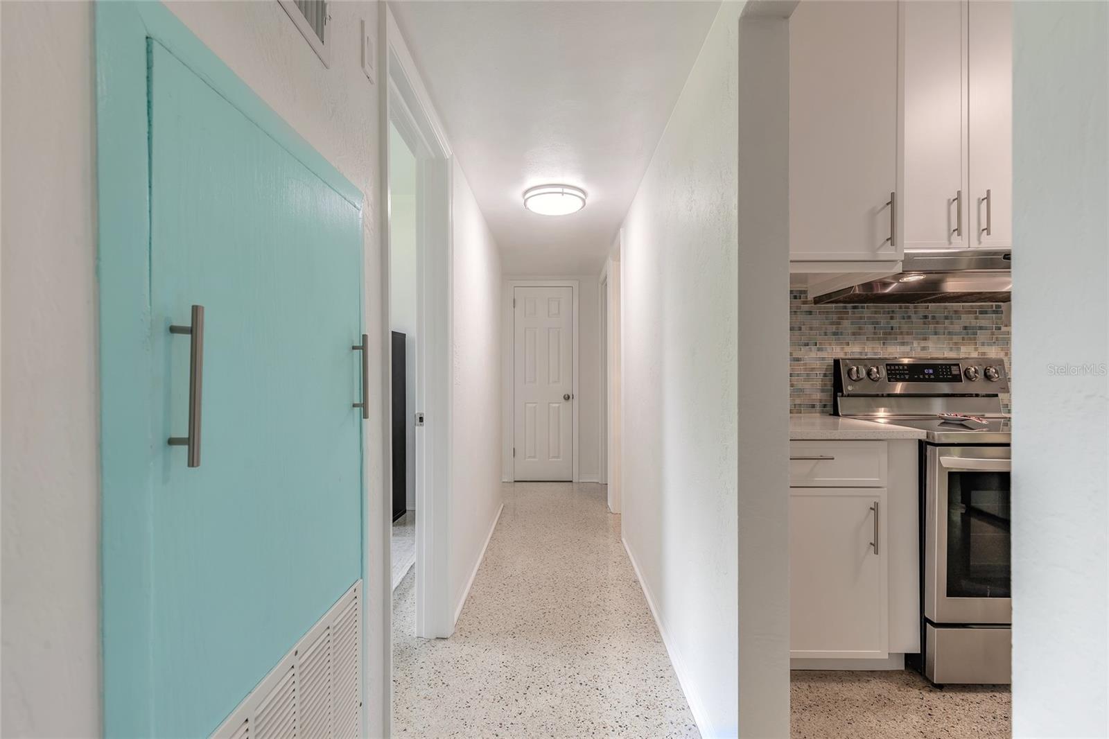 Image 15 of 40 For 2 Ronnie Circle