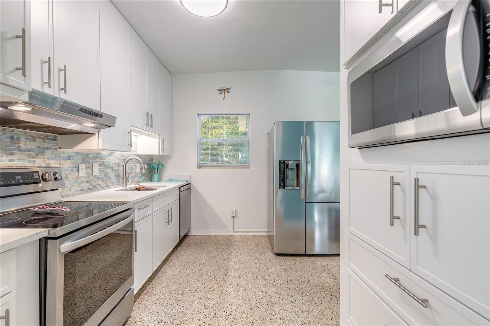 Image 24 of 40 For 2 Ronnie Circle