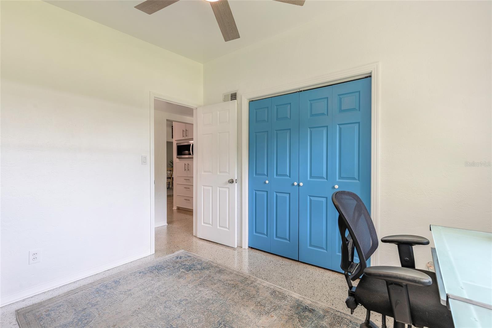 Image 8 of 40 For 2 Ronnie Circle