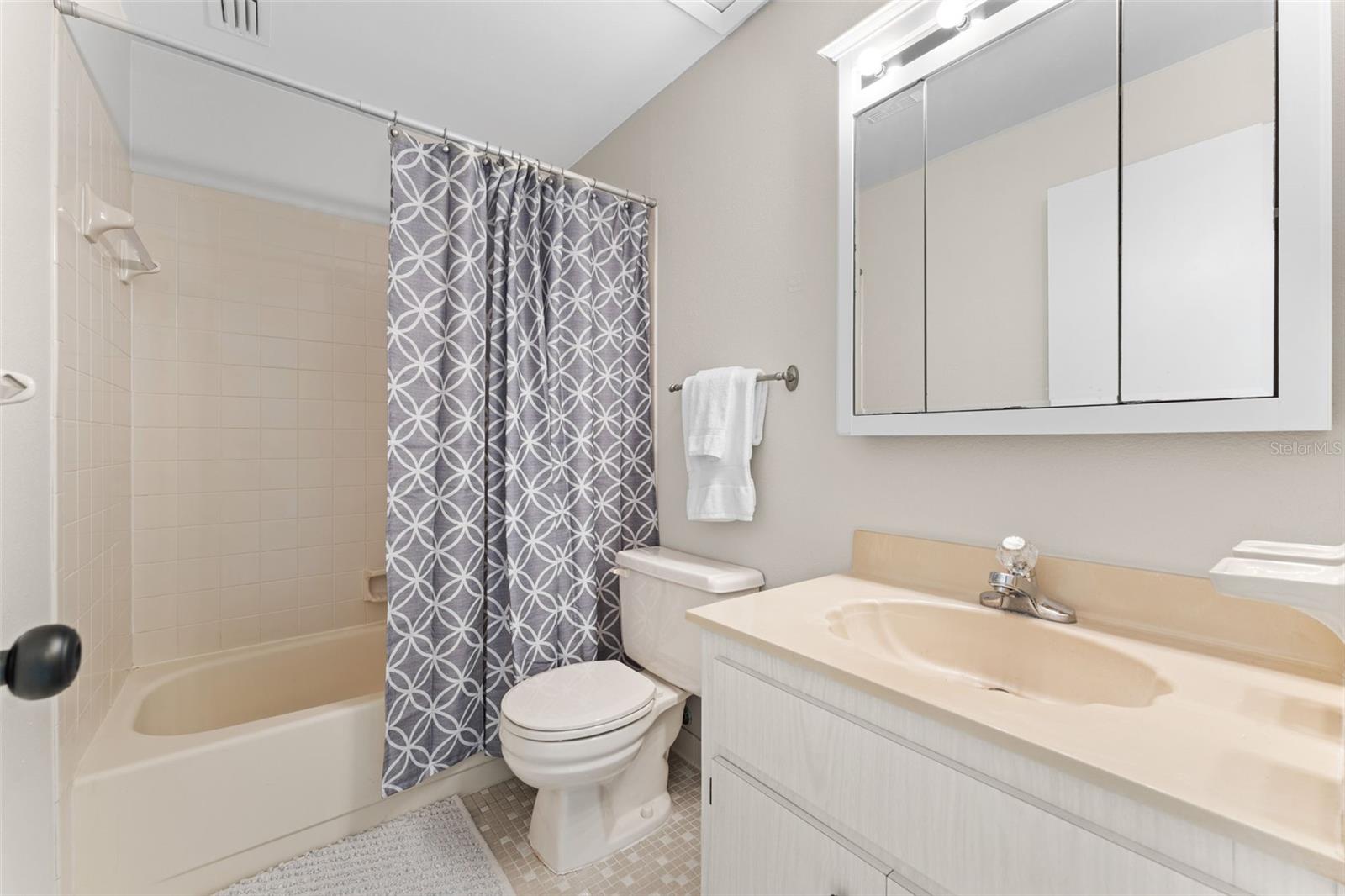 Image 21 of 39 For 101 Pine Street 2