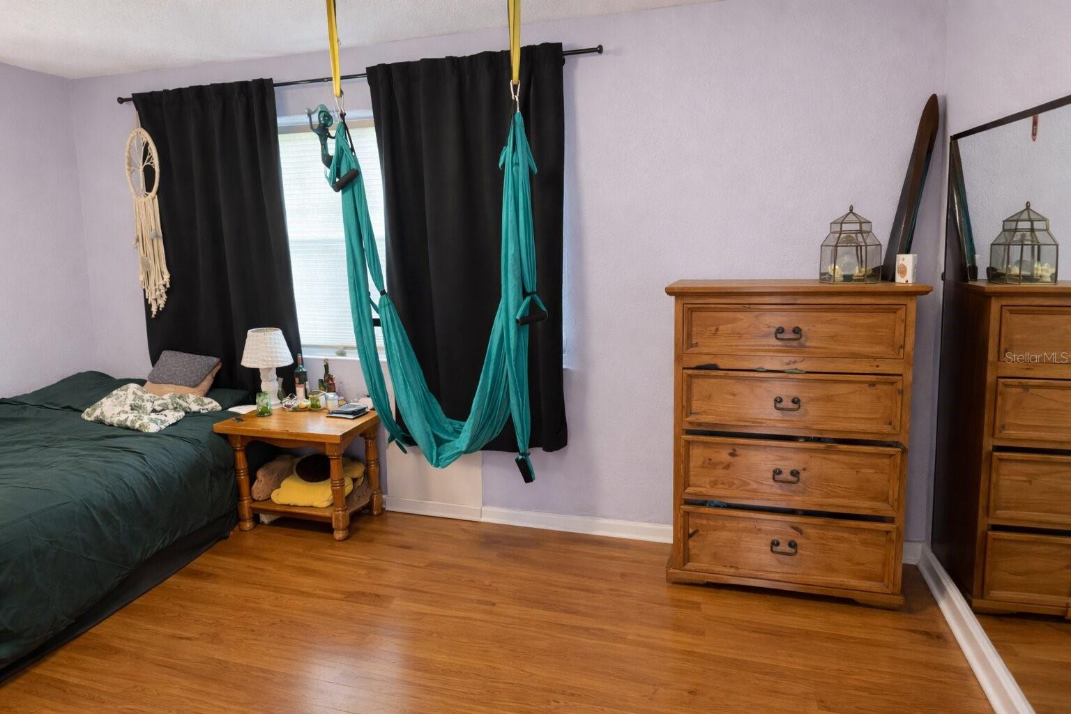 Image 11 of 16 For 321 Roslyn Avenue