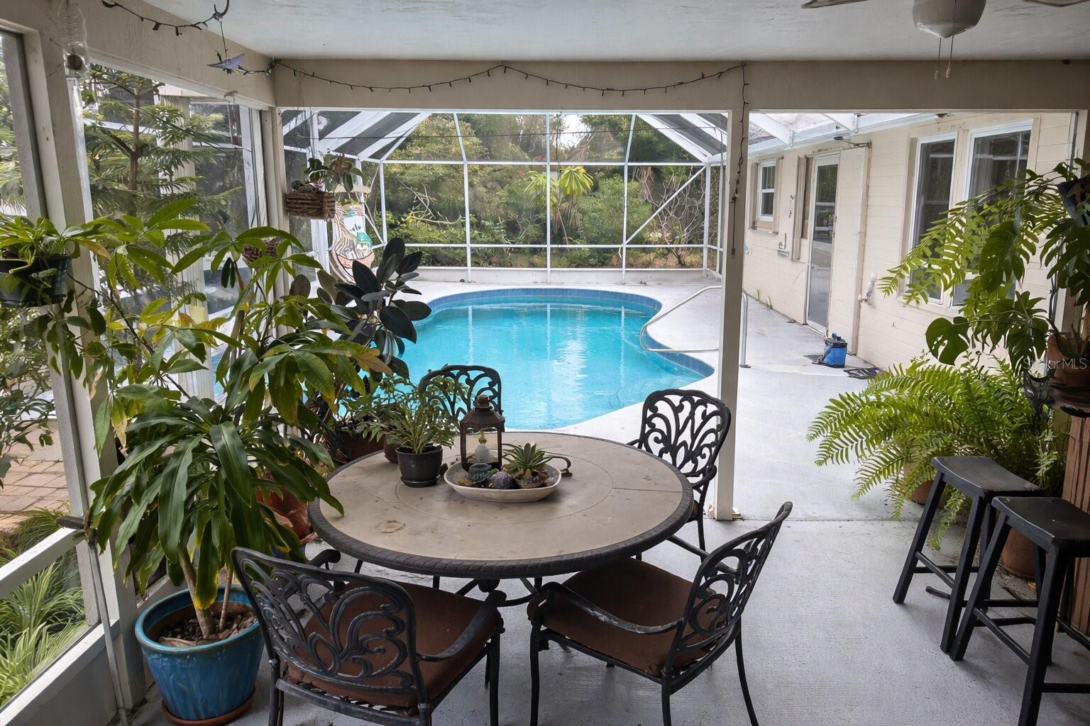 Image 13 of 16 For 321 Roslyn Avenue