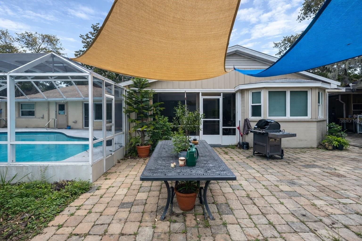 Image 14 of 16 For 321 Roslyn Avenue