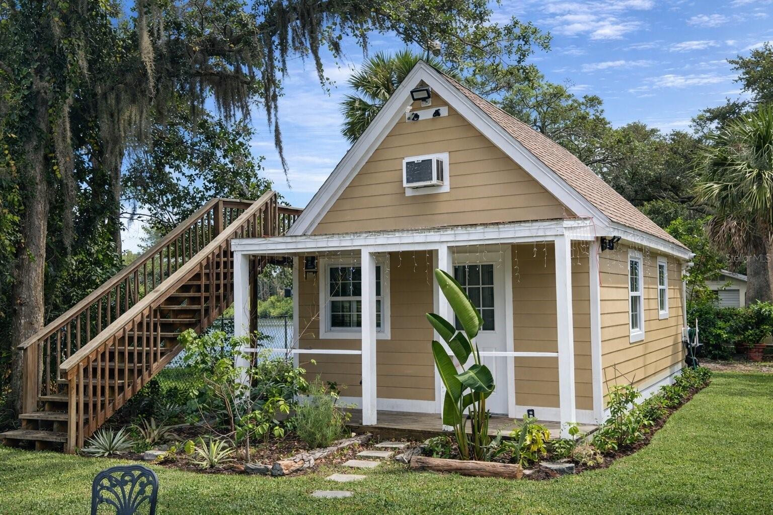 Image 15 of 16 For 321 Roslyn Avenue