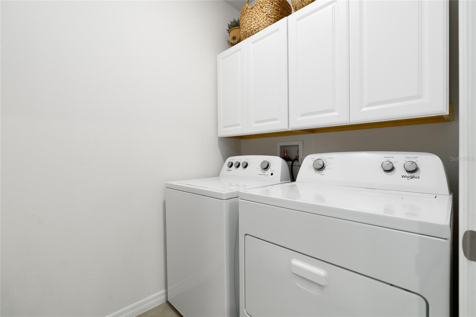 Image 24 of 50 For 2697 Neverland Drive