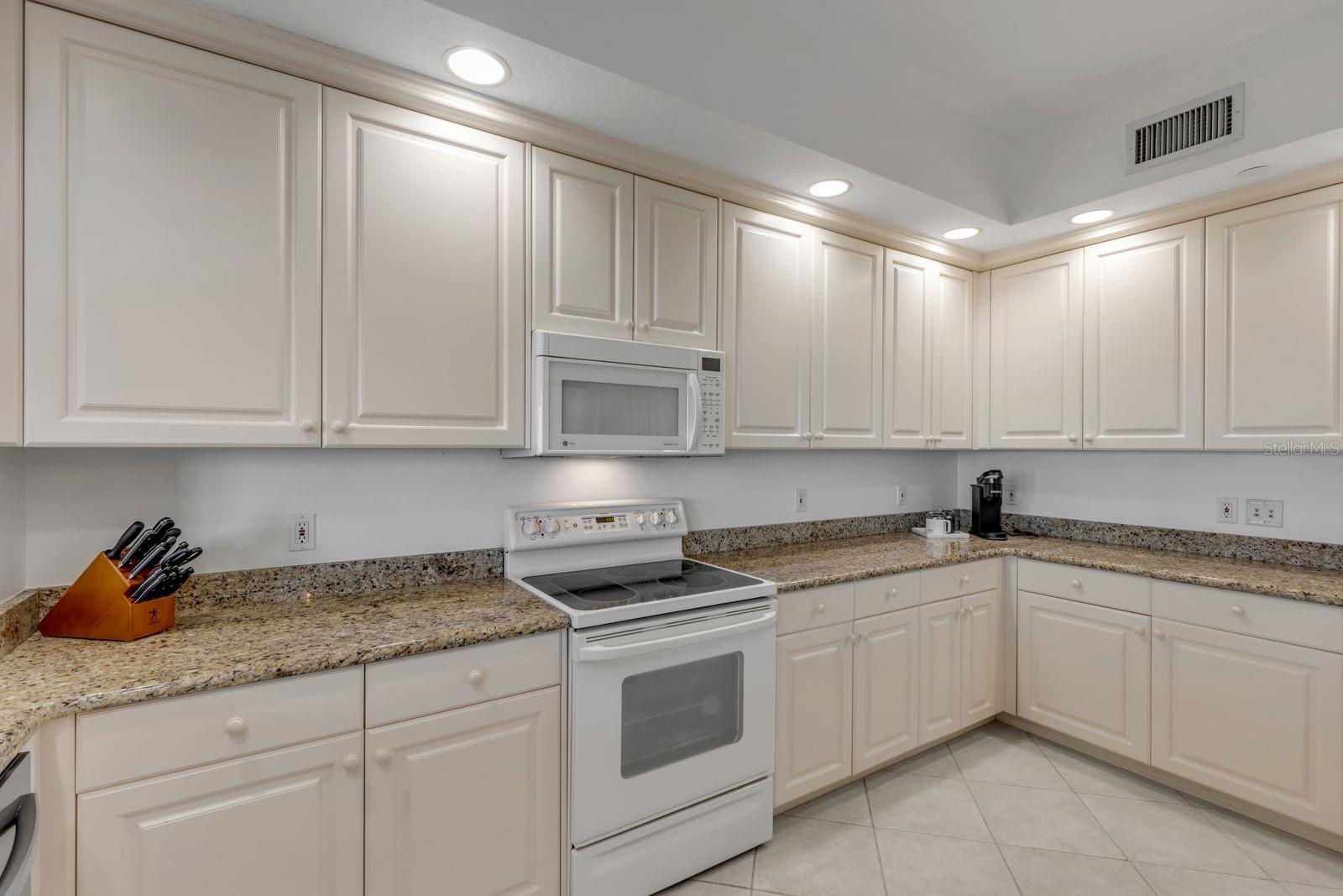 Image 25 of 77 For 259 Minorca Beach Way 702