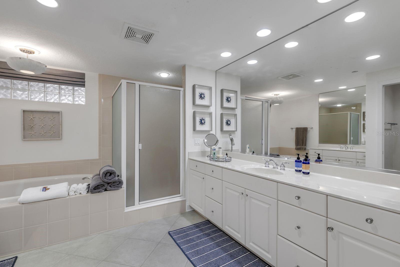 Image 36 of 77 For 259 Minorca Beach Way 702