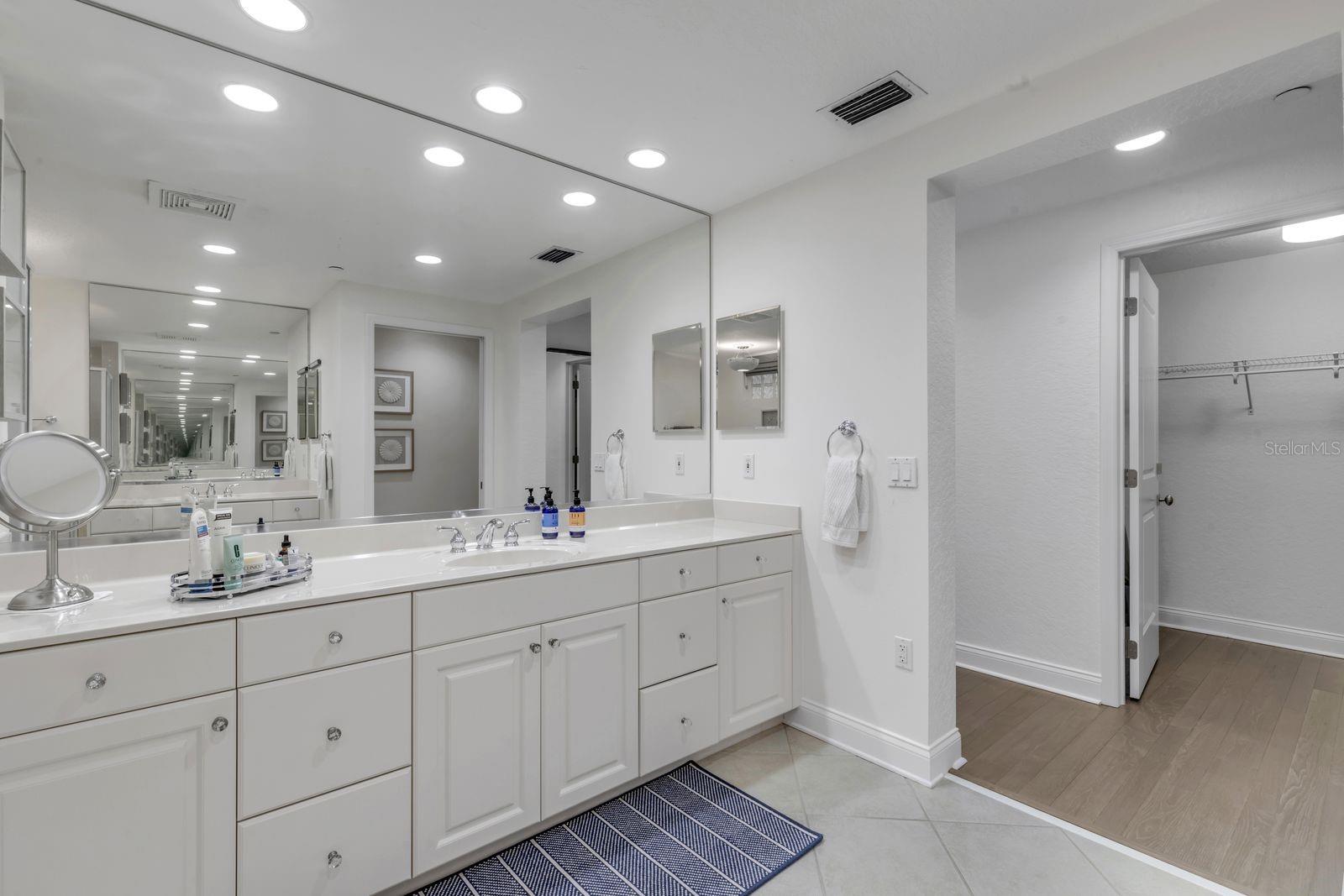 Image 39 of 77 For 259 Minorca Beach Way 702