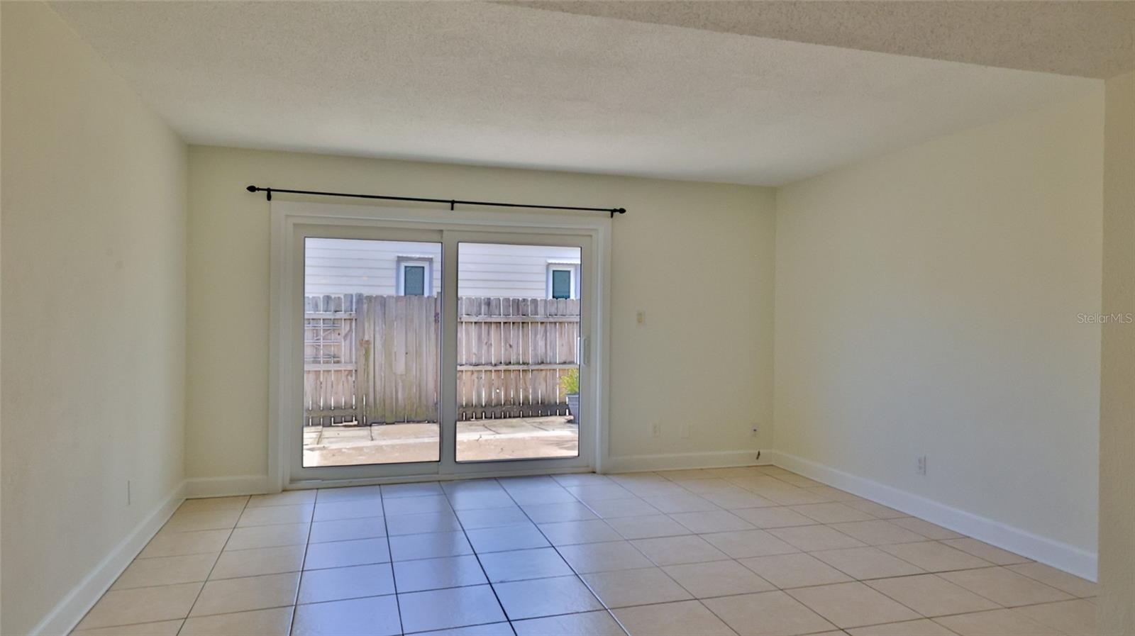 Image 11 of 30 For 437 Oleander Avenue 1