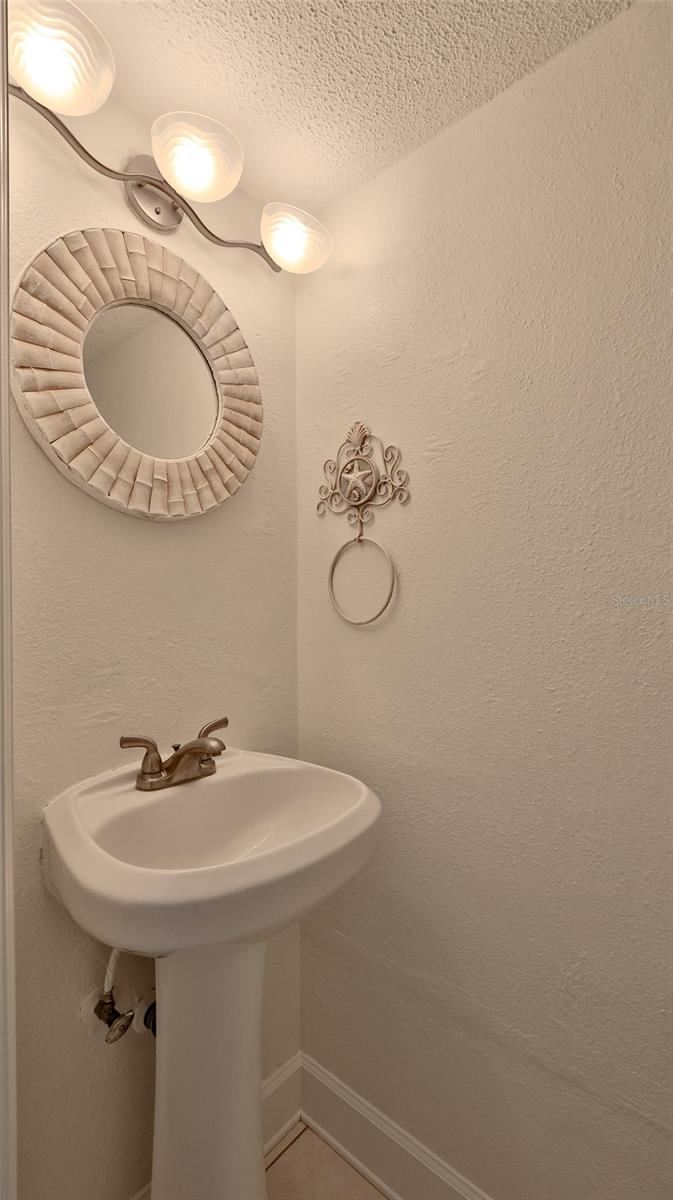 Image 12 of 30 For 437 Oleander Avenue 1