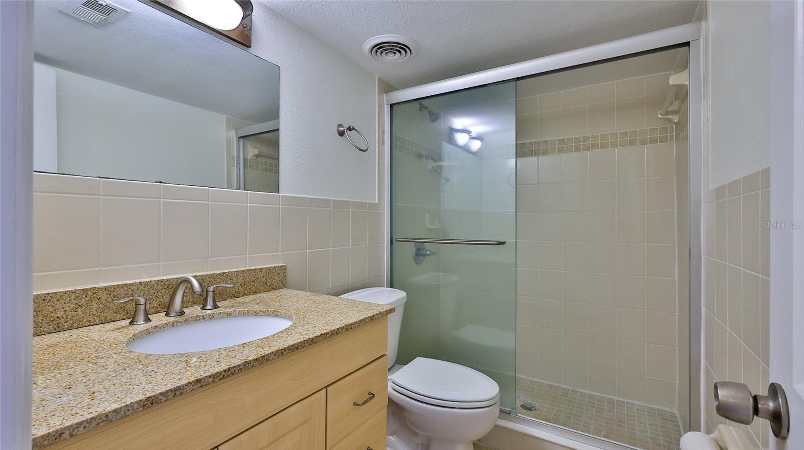 Image 21 of 30 For 437 Oleander Avenue 1