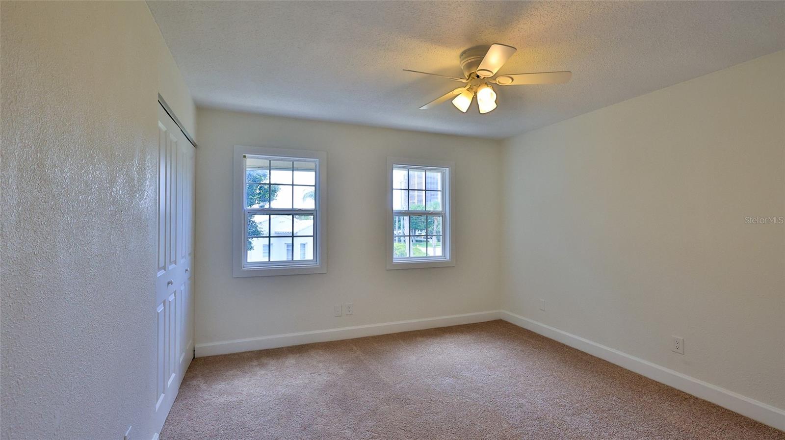 Image 24 of 30 For 437 Oleander Avenue 1