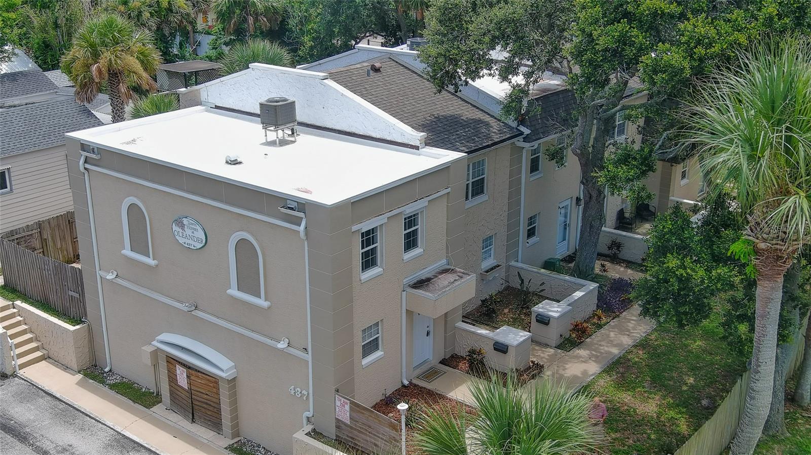 Image 27 of 30 For 437 Oleander Avenue 1