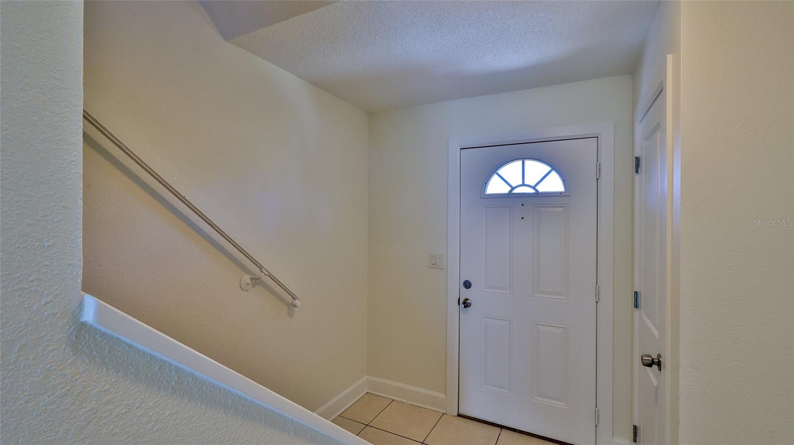 Image 5 of 30 For 437 Oleander Avenue 1