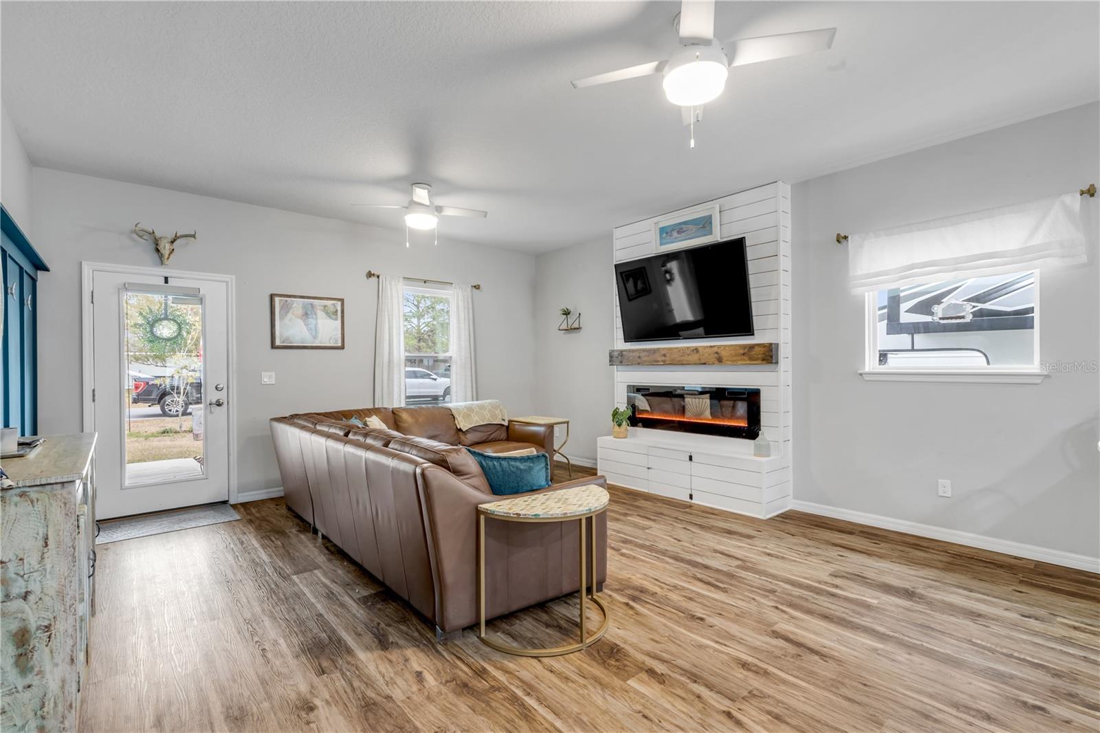 Image 6 of 58 For 3330 Willow Oak Drive