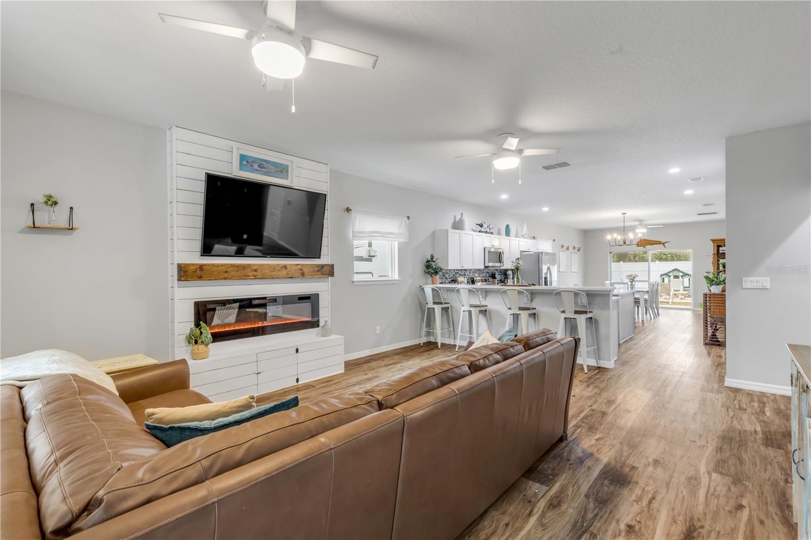 Image 7 of 58 For 3330 Willow Oak Drive